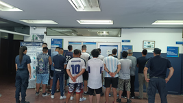 detuvieron a 23 hinchas de gimnasia y hubo 12 policias heridos tras los incidentes en el bosque detuvieron a 23 hinchas de gimnasia y hubo 12 policias heridos tras los incidentes en el bosque