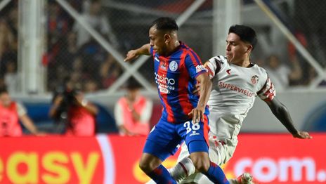 Estudiantes recibió un golpe temprano, falló en el ataque y recibió un baldazo de agua fría Estudiantes recibió un golpe temprano, falló en el ataque y recibió un baldazo de agua fría