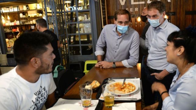 garro y santilli visitaron el baxar mercado y sumaron moviles a la guardia urbana