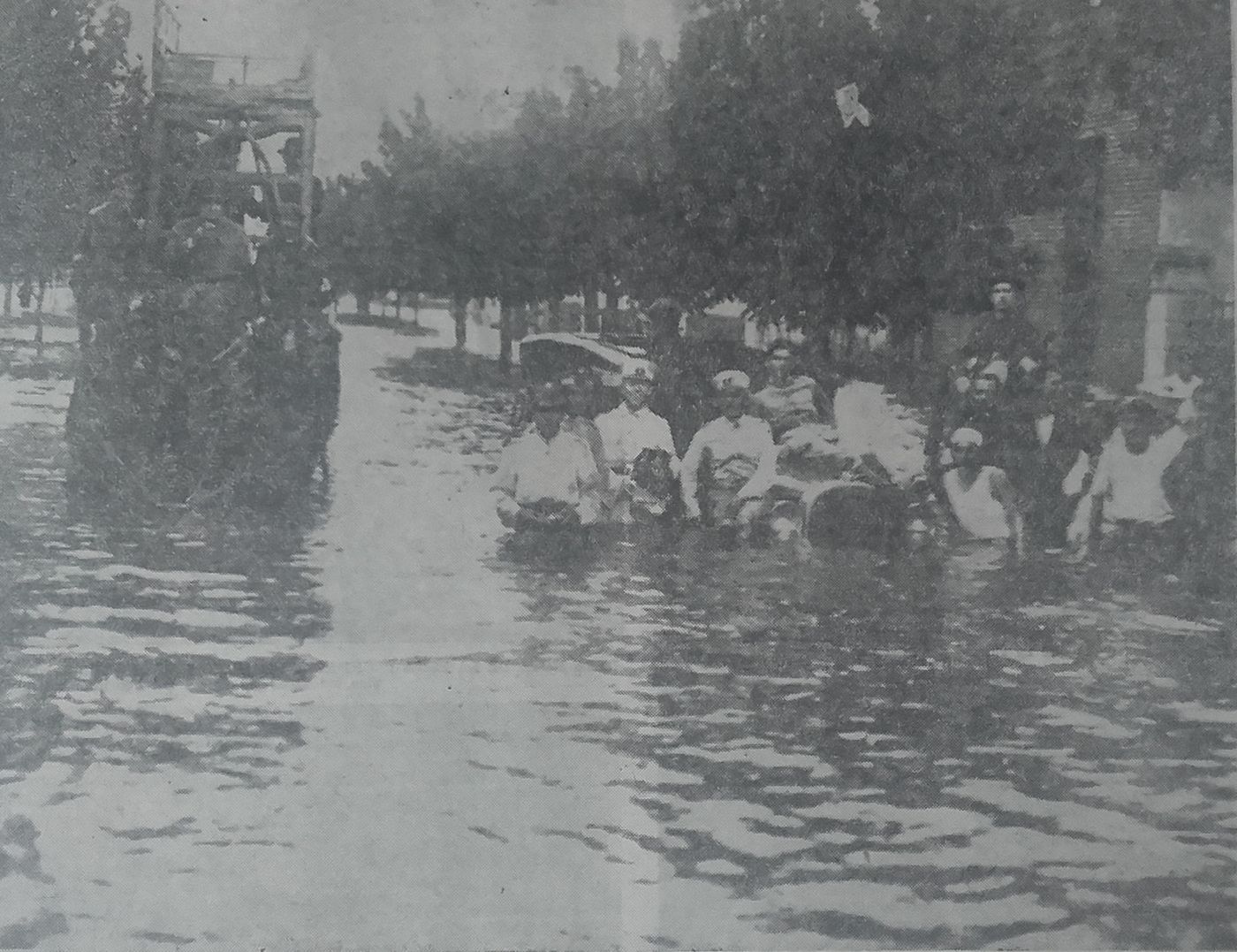 12 de marzo de 1930. Una de las mayores inundaciones antes de la de 2013. Zona del Regimiento 7, donde hoy funciona la Plaza Islas Malvinas.