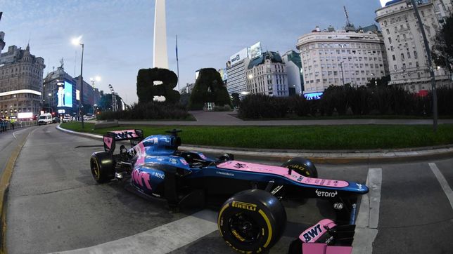 el alpine que franco colapinto usara en palermo fue presentado en el corazon de buenos aires