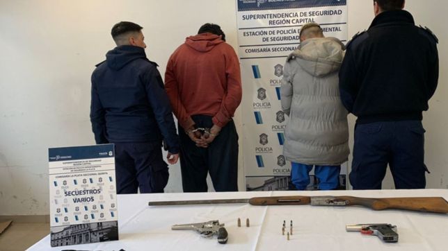 golpeo a su expareja, le robo el auto y cayo junto a un complice en la plata