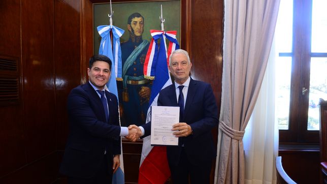 alak recibio al consul de paraguay para articular actividades culturales y de integracion en la ciudad