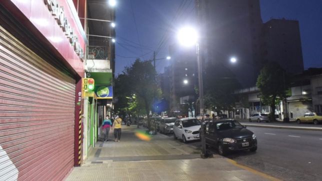 avanza el plan de alumbrado en la plata: colocan 12.000 nuevas luces led en toda la ciudad