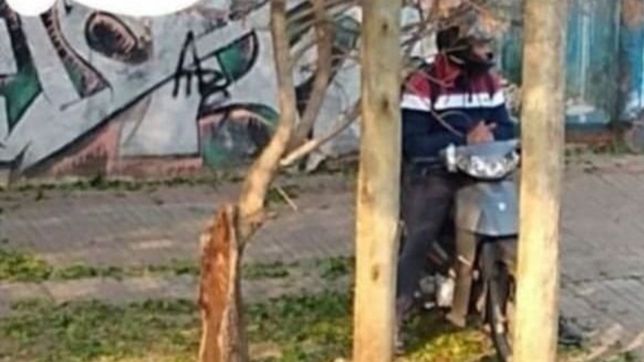ahora vieron masturbarse al acosador de el mondongo en la zona de tribunales