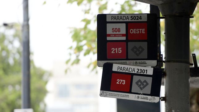 choferes y empresas se reunen para intentar evitar el primer paro de micros del ano