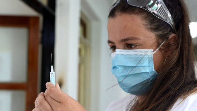 este martes arranca la vacunacion con dosis de astrazeneca en la plata