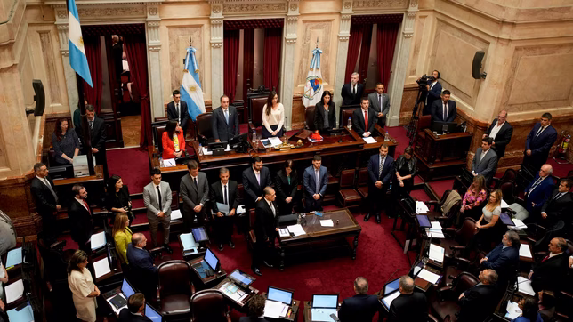 el gobierno acepto cambios en las privatizaciones y elimino el capitulo de la moratoria previsional