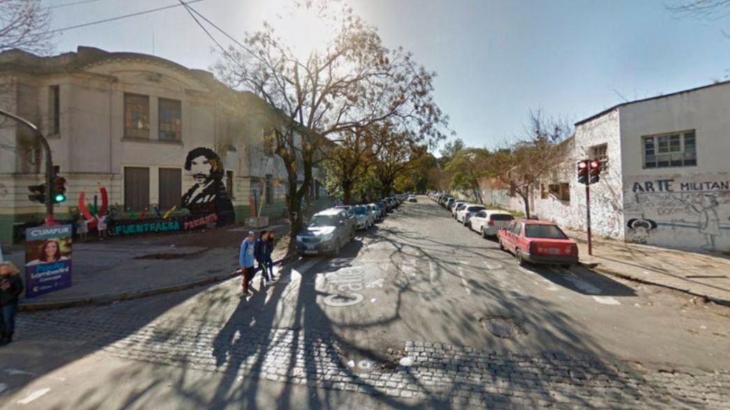 Dejó a su hijo discapacitado encerrado en el auto y lo tuvieron que rescatar los bomberos