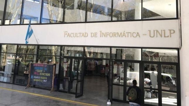 dolor en la unlp por la muerte de una docente de la facultad de informatica