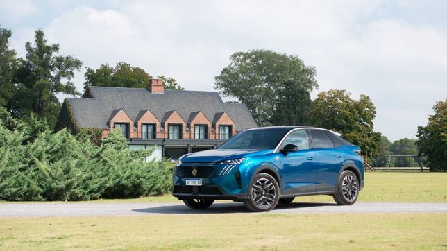 un evento exclusivo de peugeot llega a la plata con la presentacion de dos autos de vanguardia