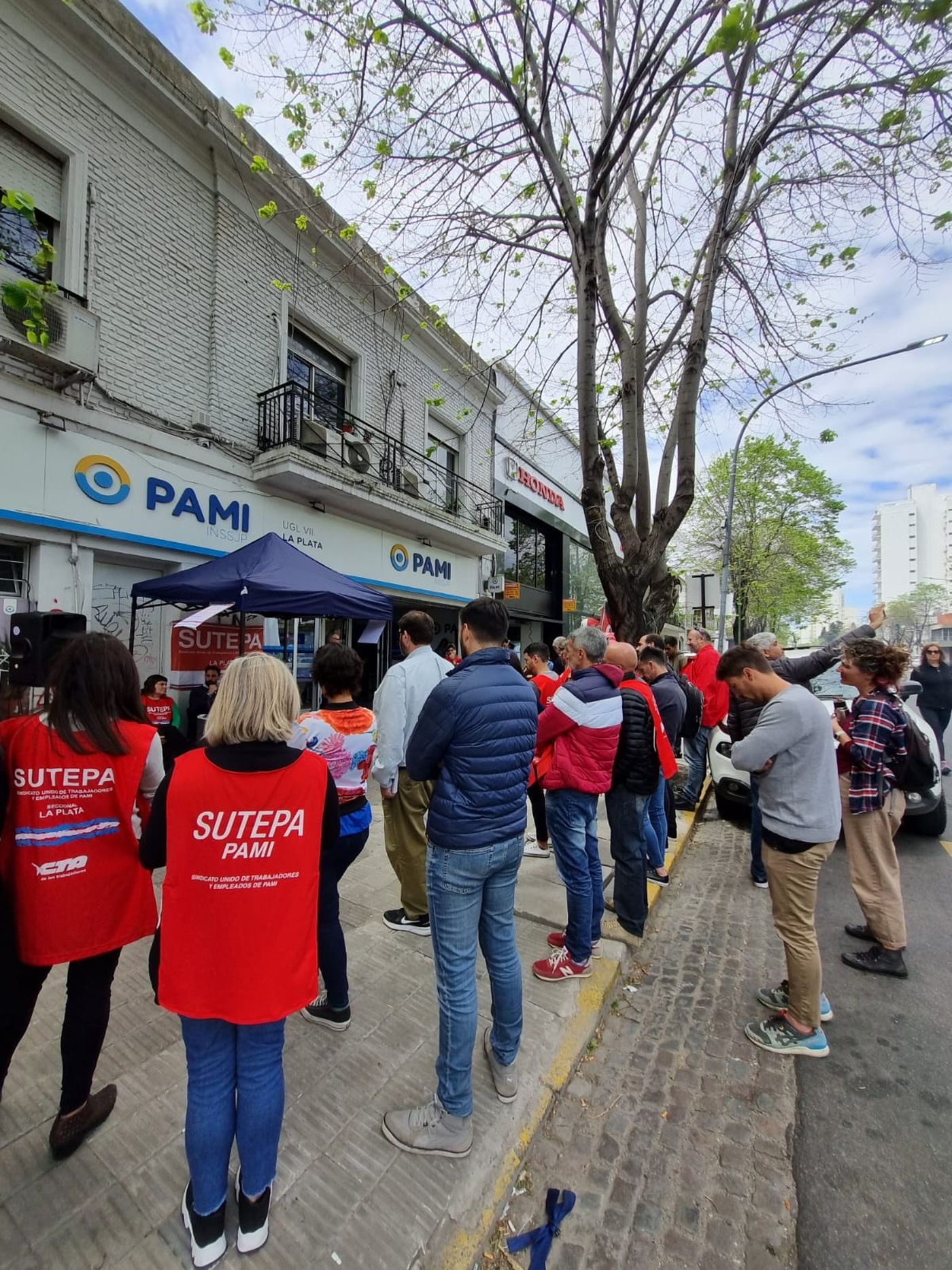 Radio abierta empleados PAMI La Plata (2).jpeg