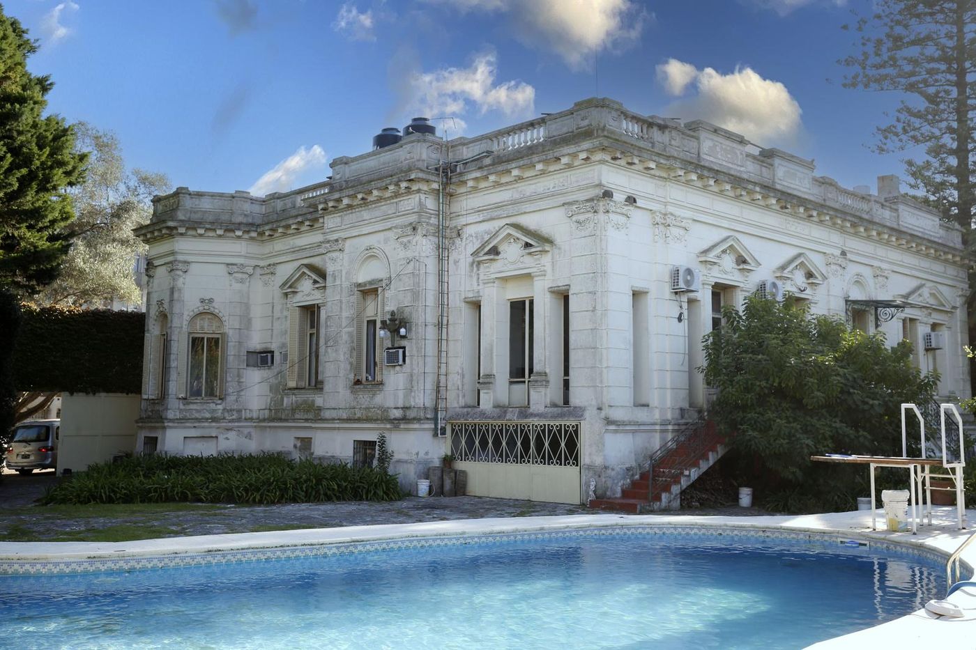 casa palacio en casco urbano a la venta 1