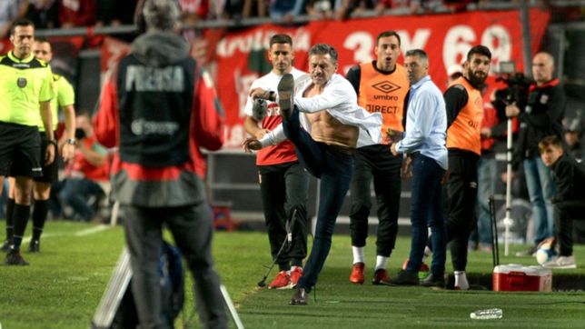 la broma de antoine griezmann a nelson vivas, recordando su pasado en estudiantes