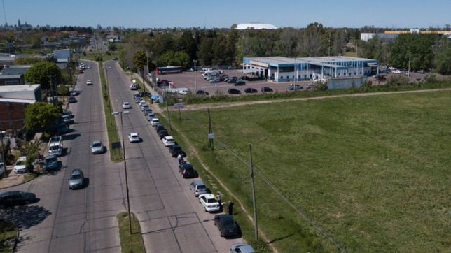 colapso la planta de la vtv en gonnet y asi se vio la interminable fila desde el aire