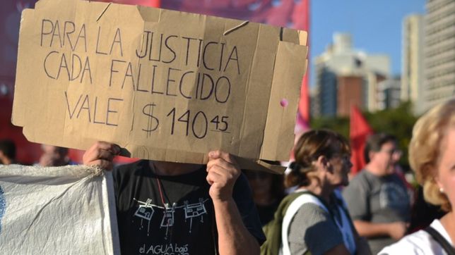 familiares de las victimas de la tragica inundacion de la plata pidieron justicia con un sentido acto