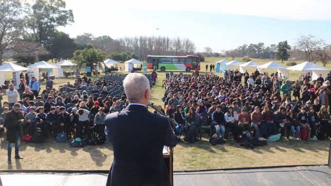 mas de mil jovenes de la plata hicieron una promesa por el ambiente