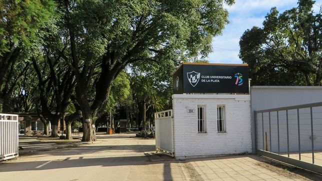 sigue el conflicto en el club universitario y la cd se comprometio a pagar lo adeudado