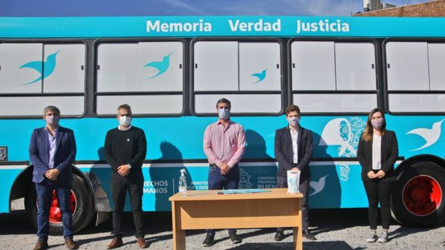 donaron un micro a la subsecretaria de derechos humanos bonaerense para fines educativos