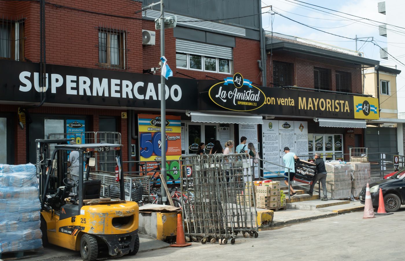 El supermercado cooperativo La Amistad otorga 10% de descuento sin tope. El supermercado cooperativo La Amistad otorga 10% de descuento sin tope.