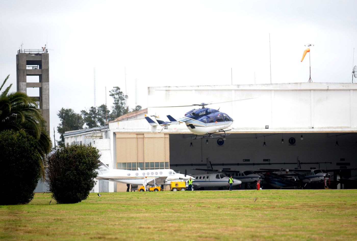 Helicopteros aeropuerto la plata 3.jpg