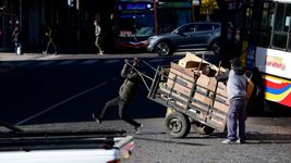 la uca revelo que la pobreza llego al 55,5% y la indigencia ya es del 17,5% la uca revelo que la pobreza llego al 55,5% y la indigencia ya es del 17,5%