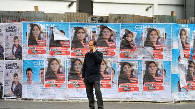 las baldosas de plaza moreno y un problema eterno: ¿puede la politica graffitear la ciudad?