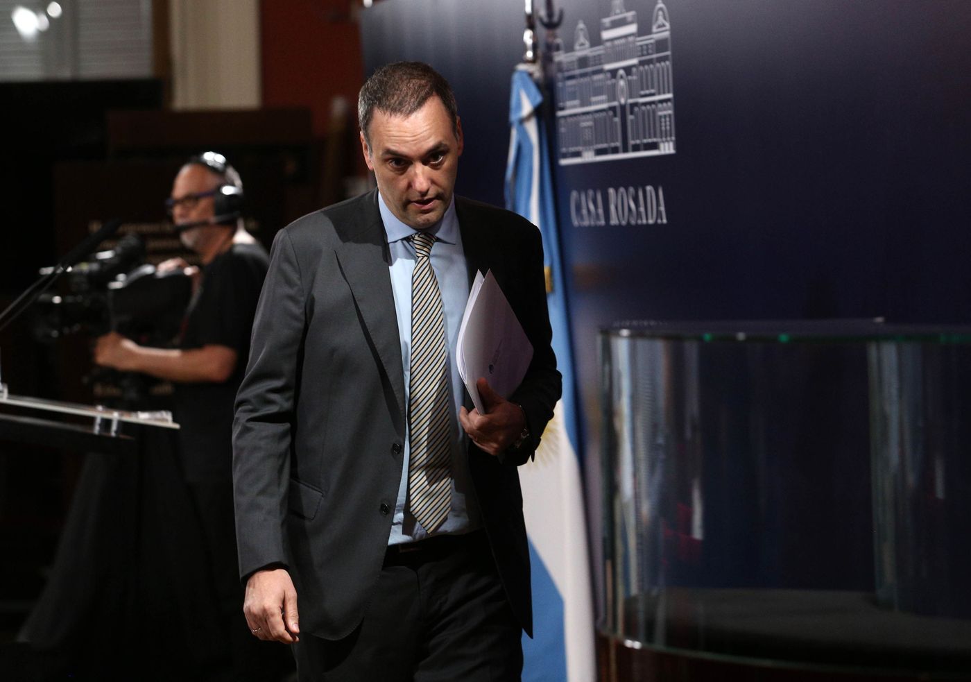 1782597234471-manuel-adorni
