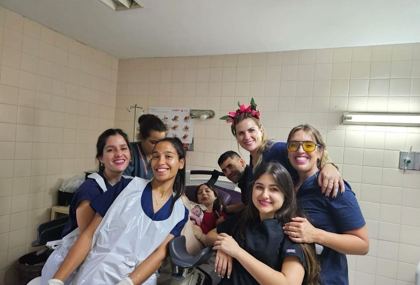 El nacimiento del Enzo Nicolás fue celebrado por todo el equipo del Hospital San Martín El nacimiento del Enzo Nicolás fue celebrado por todo el equipo del Hospital San Martín