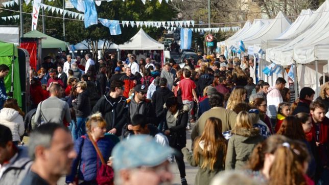 comida, artesanias y shows en vivo, la feria cuga vuelve a la plata por partida doble