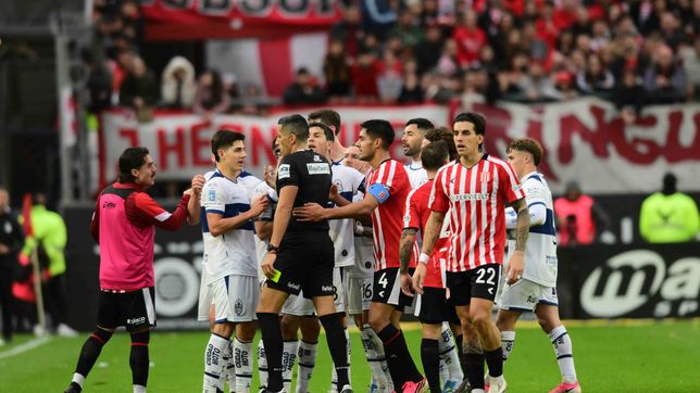de la roja a steimbach a una amarilla: la decision de falcon perez que indigno a los hinchas de gimnasia