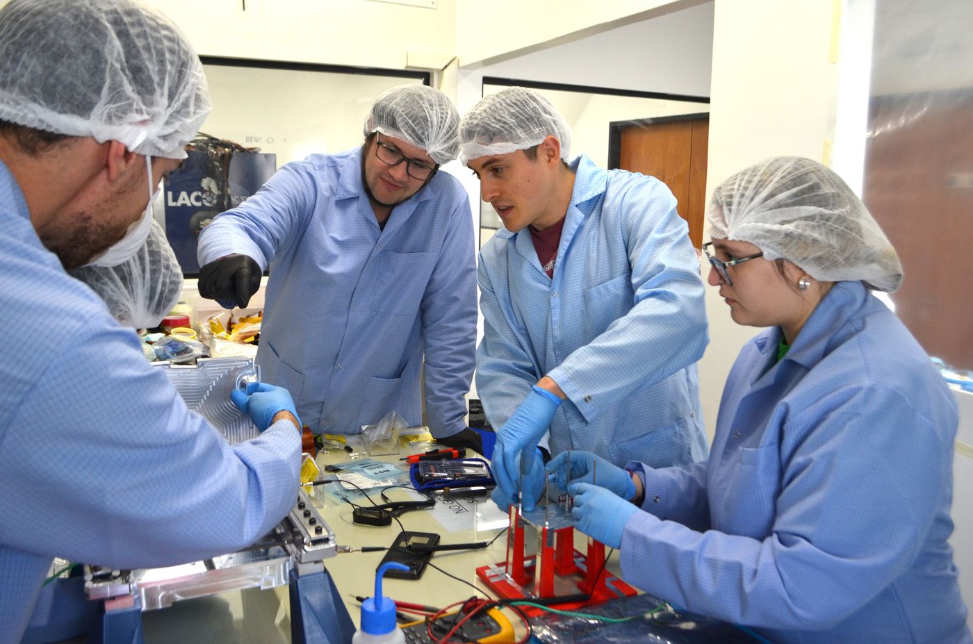 El satélite que viajará al espacio fue diseñado desde cero en la facultad de Ingeniería de la UNLP