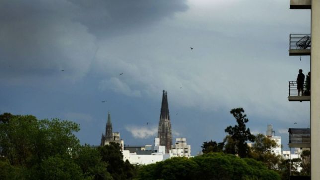 avanza hacia la plata una tormenta con fuertes rafagas de viento