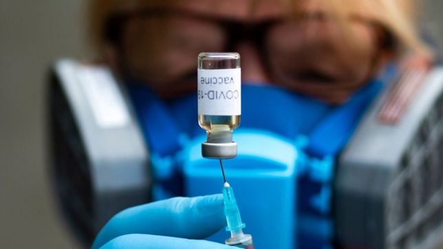 la carrera de las vacunas contra el covid-19: ¿cual de las candidatas estara lista antes?