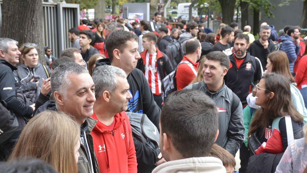 Cancelaciones y aumento de pasajes: la odisea de los pinchas rumbo a Santiago del Estero