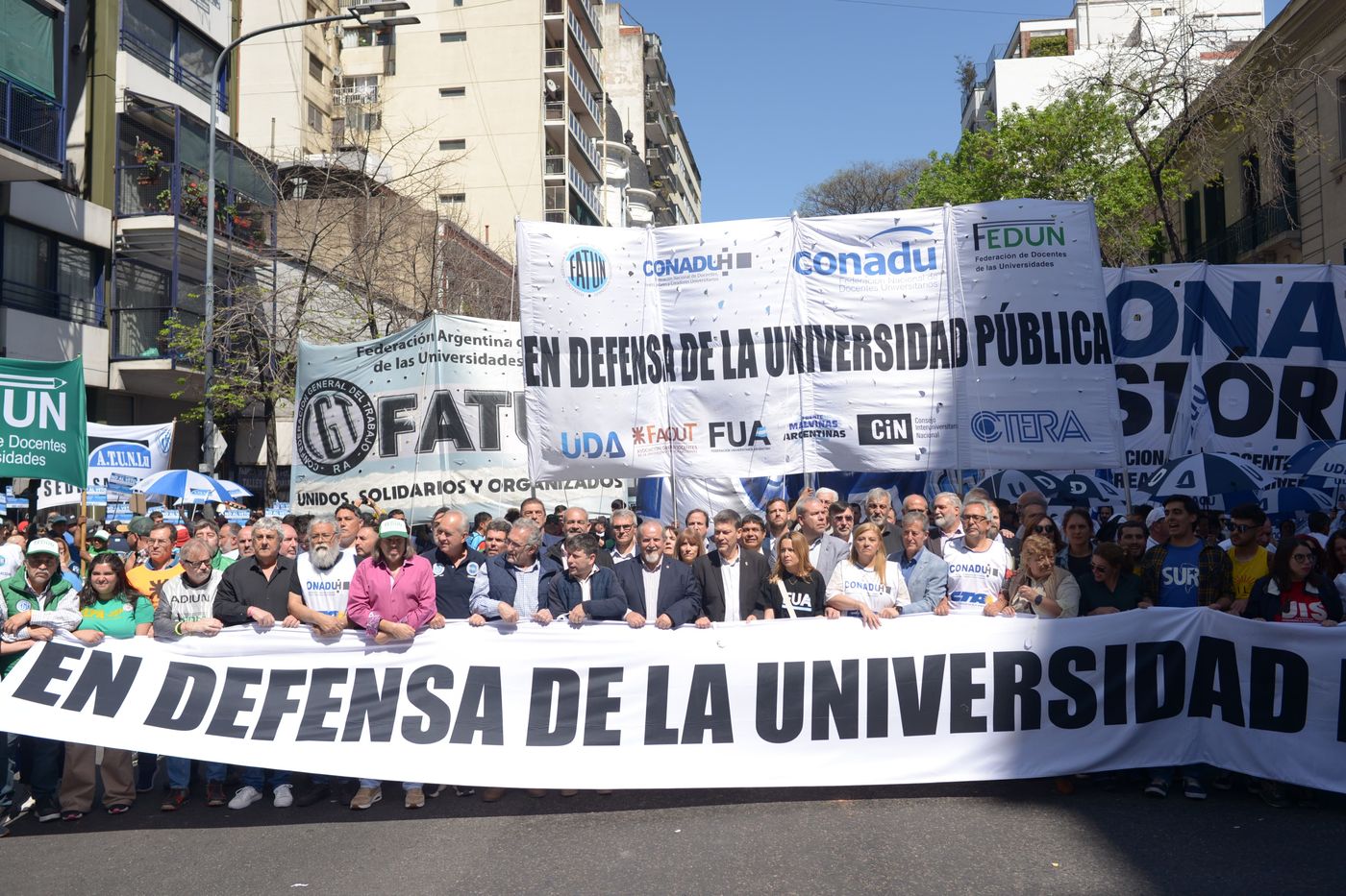 Rectores en la segunda Marcha Federal Universitaria (6).jpeg