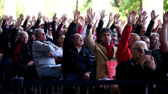 los socios de estudiantes aprobaron el balance del club pese al deficit