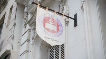 Denuncian una presunta estafa en La Plata tras el sorpresivo cierre del Instituto del Traductorado