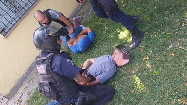 detuvieron a dos jovenes que robaron armados mas de 100 mil pesos en una empresa de fletes