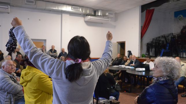 tensa reunion en tolosa entre vecinos y autoridades de seguridad por la ola de robos