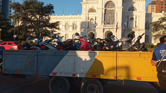 un operativo multiple de control termino con 8 detenidos y casi 40 motos secuestradas