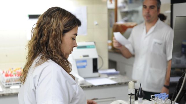 por que baja la cantidad de contagios entre el personal de salud