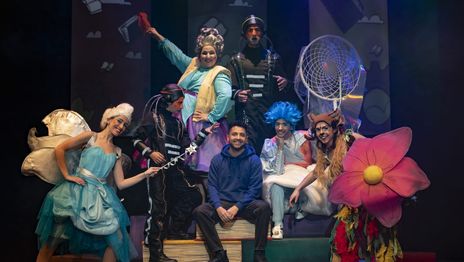 Una obra de teatro infantil propone defender los cuentos del olvido