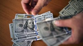 tras el triunfo libertario, las acciones argentinas suben hasta 40% y el dolar cae con fuerza tras el triunfo libertario, las acciones argentinas suben hasta 40% y el dolar cae con fuerza