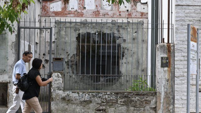 emotiva caminata por los sitios de memoria de la plata