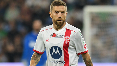 El Papu Gómez rompió la veda futbolística con un fuerte comunicado