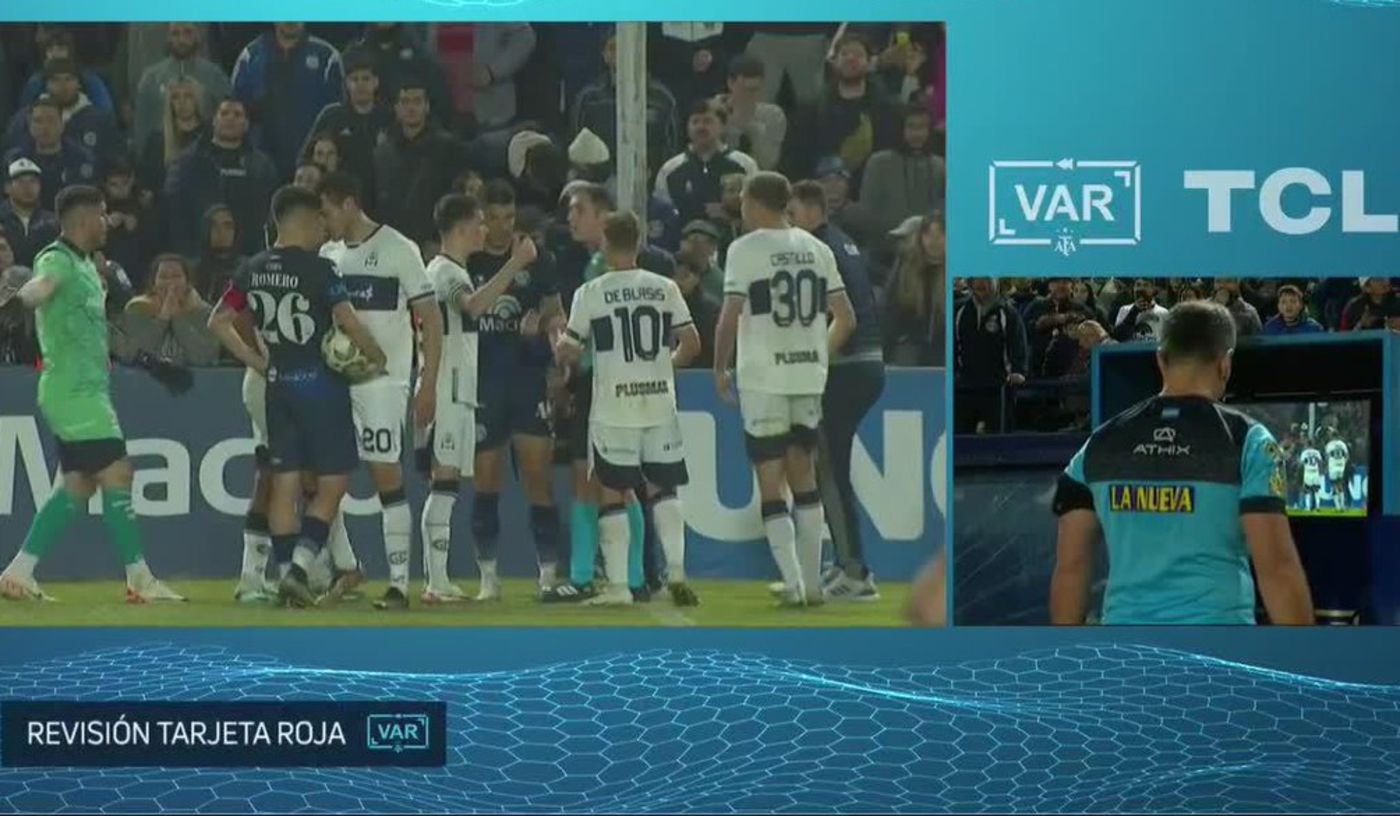 Expulsión Cabral Gimnasia Independiente Rivadavia.jpg