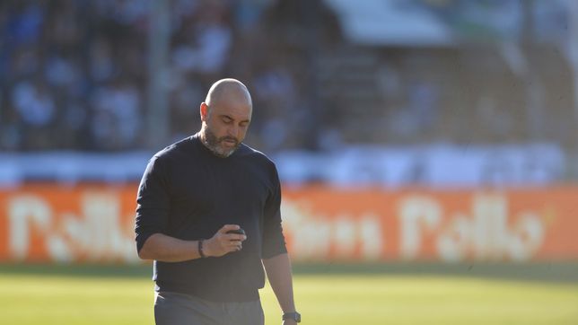 la decision que tomo mendez sobre el futuro de de blasis y castro