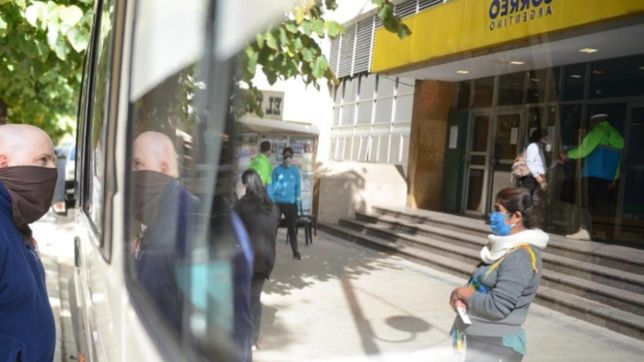 preparan un recorte del bono de $10.000 que da la anses: ¿quienes lo seguirian cobrando?