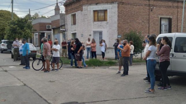 vecinos de tolosa manifestaron en la calle por la escasez de agua en toda la semana